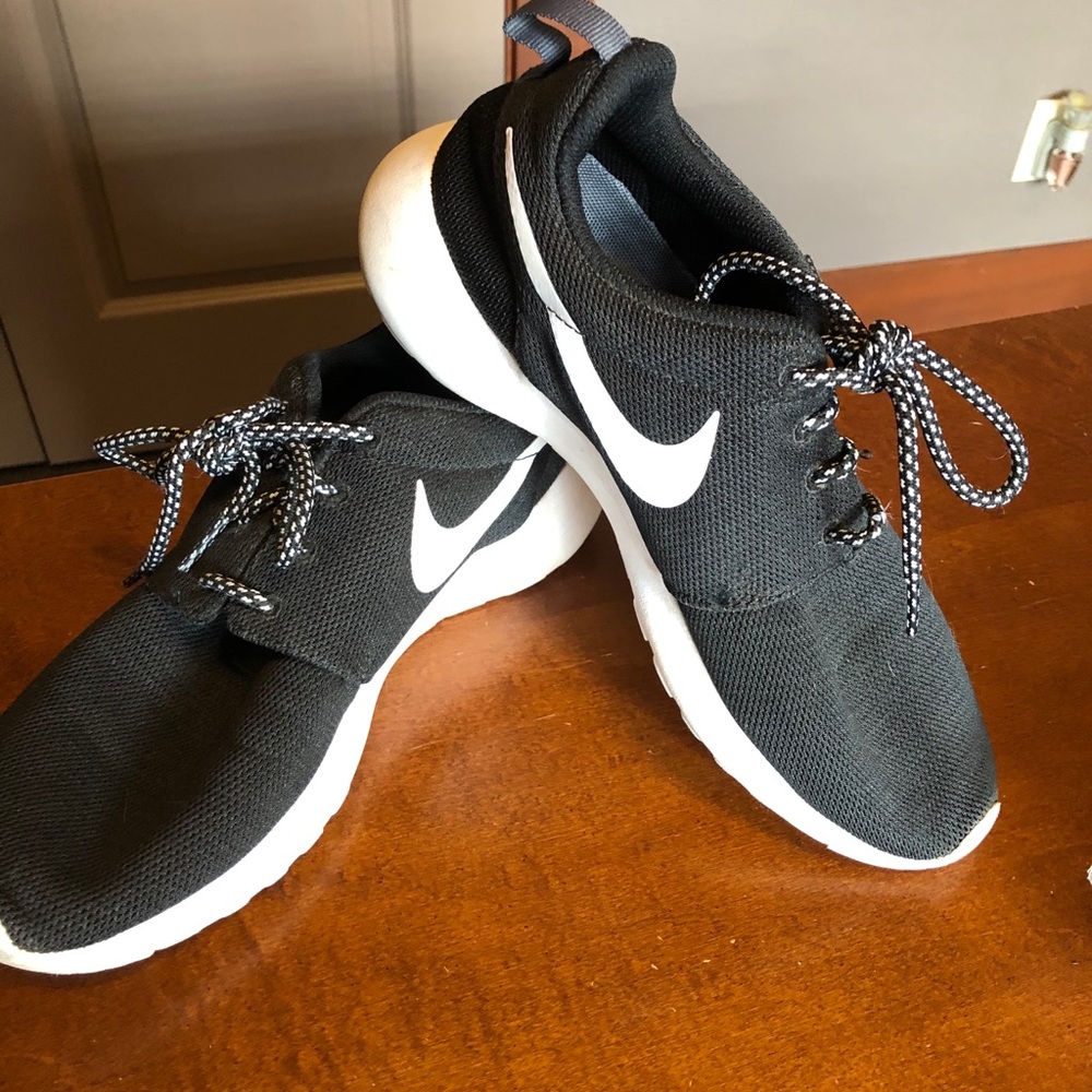 Nike Roshe One Women’s Shoe